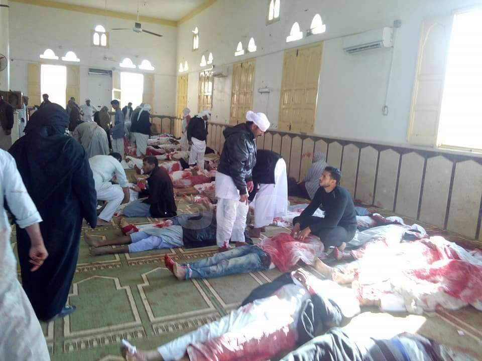 مئات الضحايا في مذبحة على مسجد في سيناء