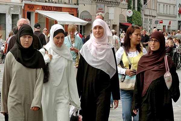 Muslim Population in EU Countries to Grow by 2050