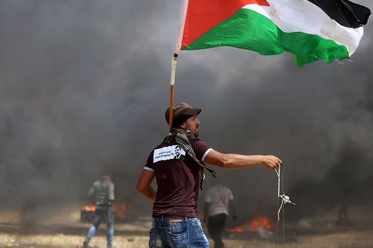 Un Palestinese ucciso e quasi mille feriti durante Marcia del Ritorno a Gaza
