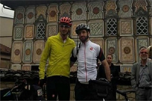 Musulmani in bicicletta dalla Macedonia alla Mecca per Haj